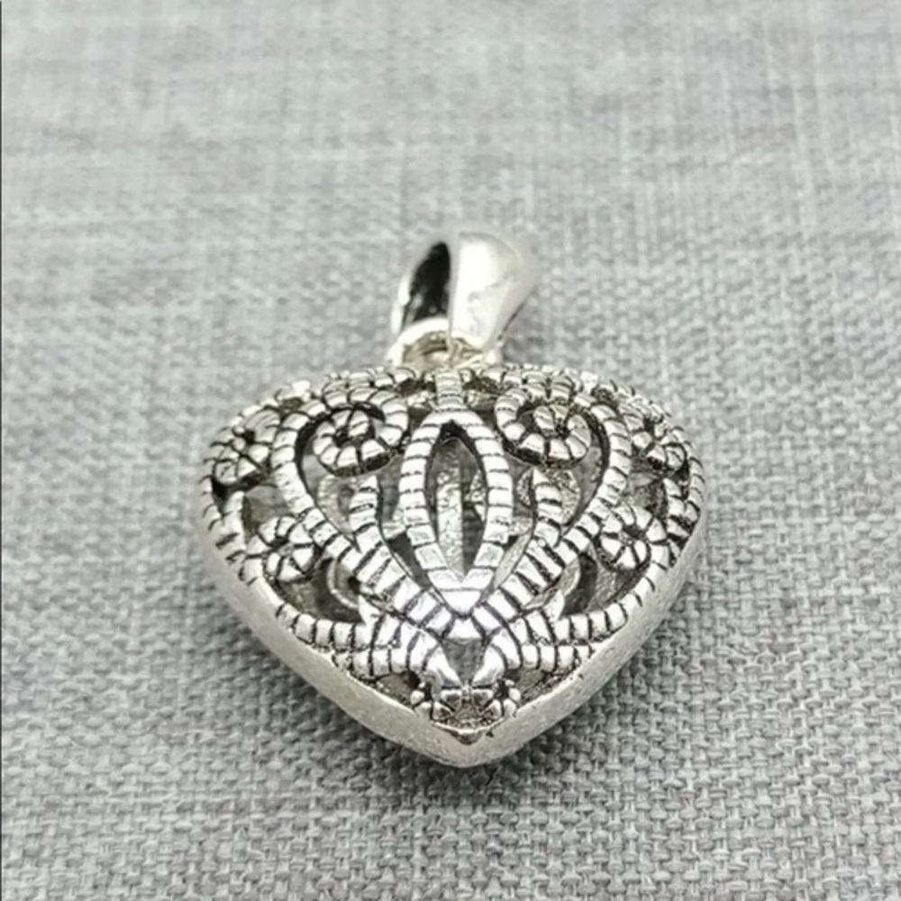 925 Sterling silver filagree heart pendant